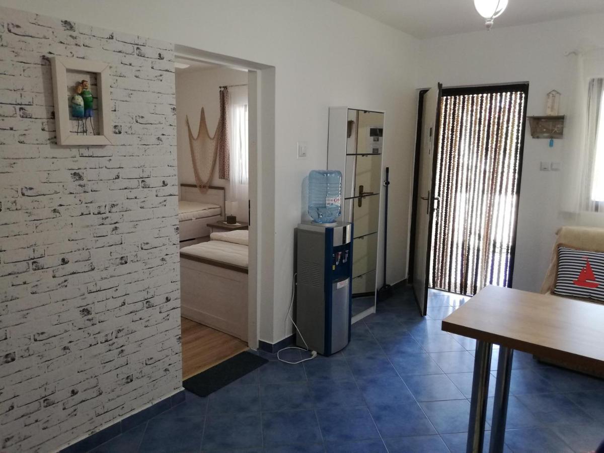 Apartment House Vir-To-All Esterno foto